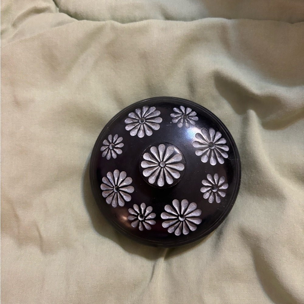 Vintage Soapstone Trinket Dish - Picture 5 of 5